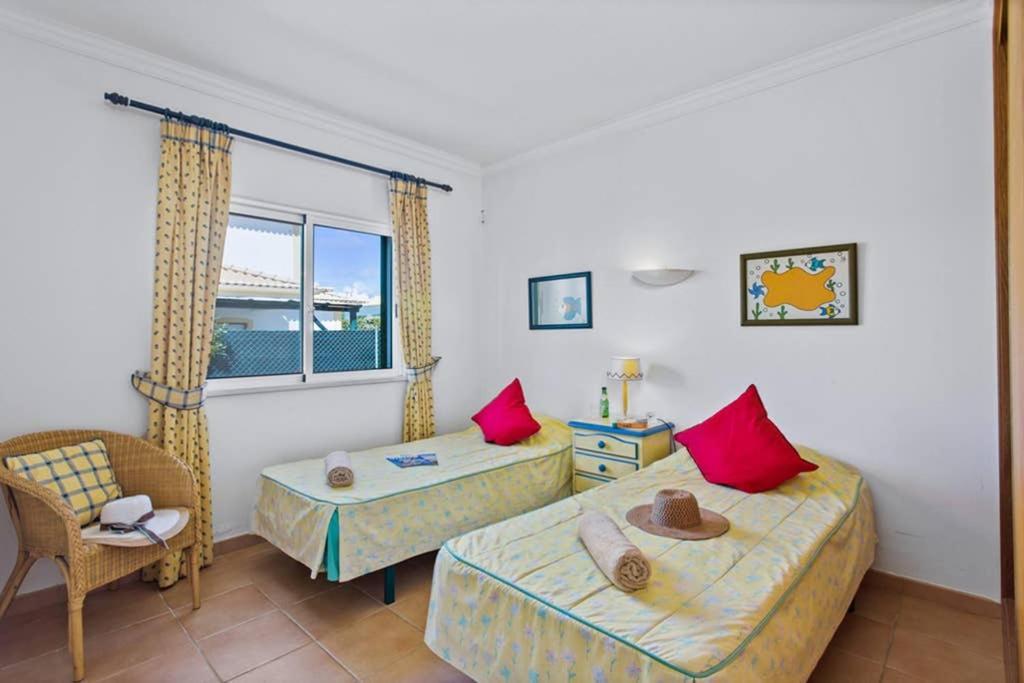 Villa White Sands - Private Oasis, Heated Pool, Beaches & Strip Nearby Albufeira Extérieur photo